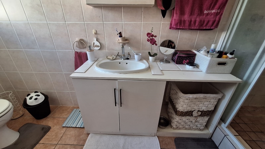 3 Bedroom Property for Sale in Stilbaai Wes Western Cape